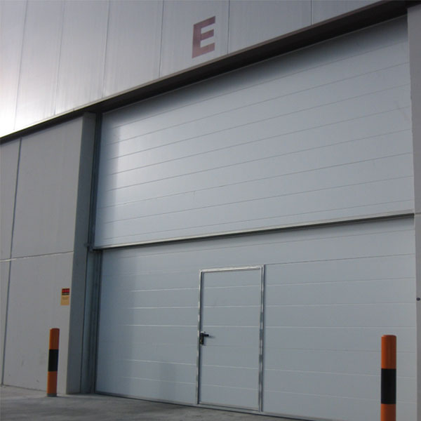 Puertas batientes — Puertas industriales
